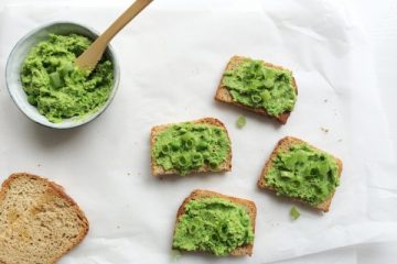 Doperwten-avocado dip