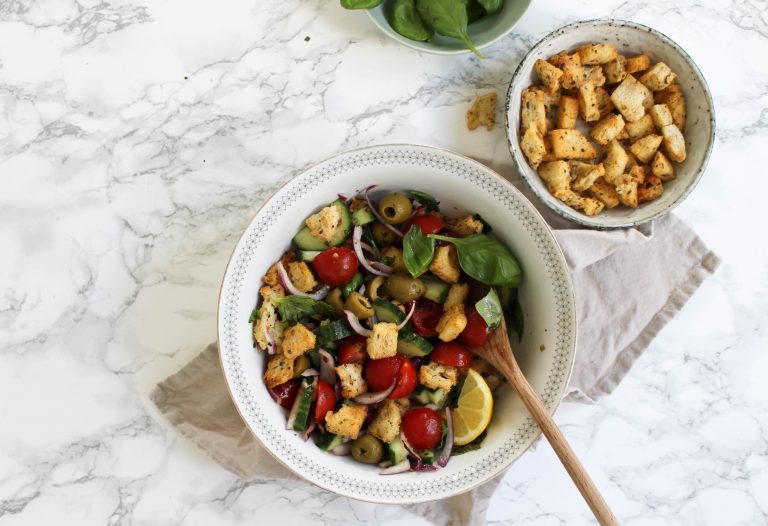 panzanella italiaanse broodsalade