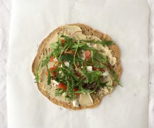 Wrap met humus, groenten en rucola