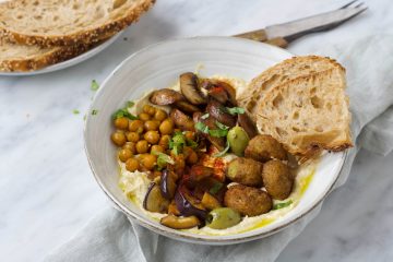 Hummus plate falafel