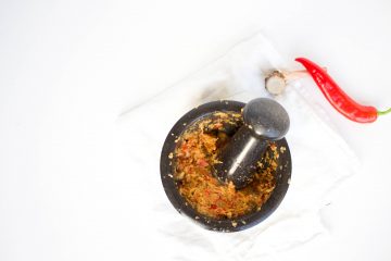 Rode currypasta maken