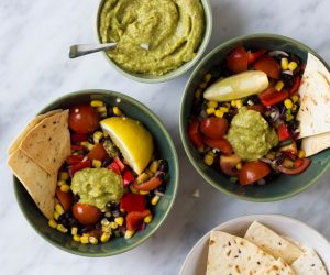 Mexicaanse tortilla salade guacamole