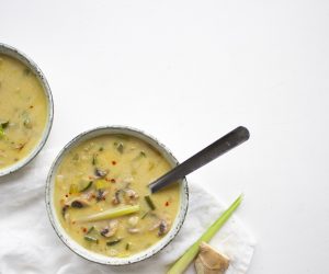 Vegetarische tom kha soep