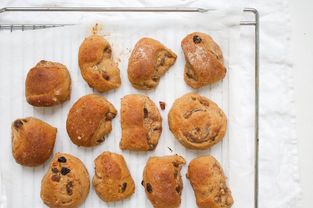 Kaneel-rozijnenbroodjesKaneel-rozijnenbroodjes