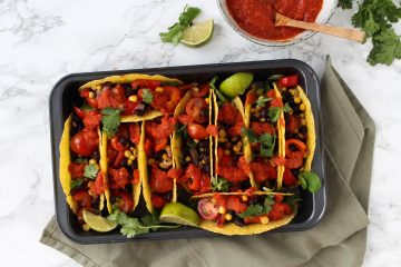 Mexicaanse taco's spicy tomatensaus