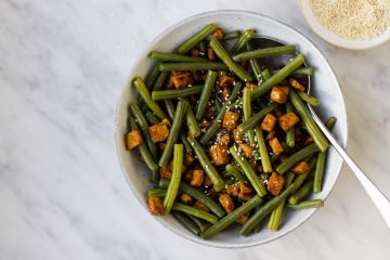 boontjes met gemarineerde tempeh