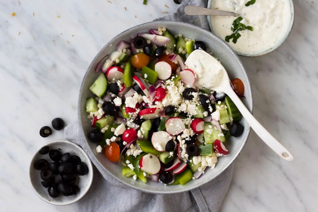 Griekse salade tzatziki