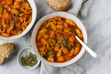 Minestrone soep Italiaanse tomatensoep pasta