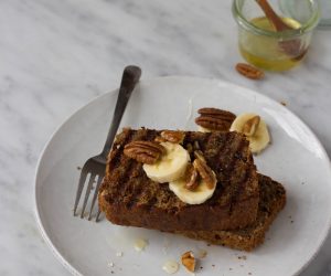 getoast bananenbrood ontbijt