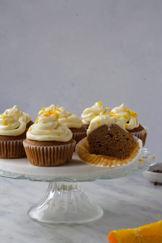 Gingerbread muffins sinaasappelfrosting