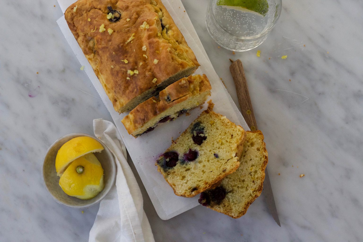 Yoghurtcitroen cake met blauwe bessen Feelgoodbyfood
