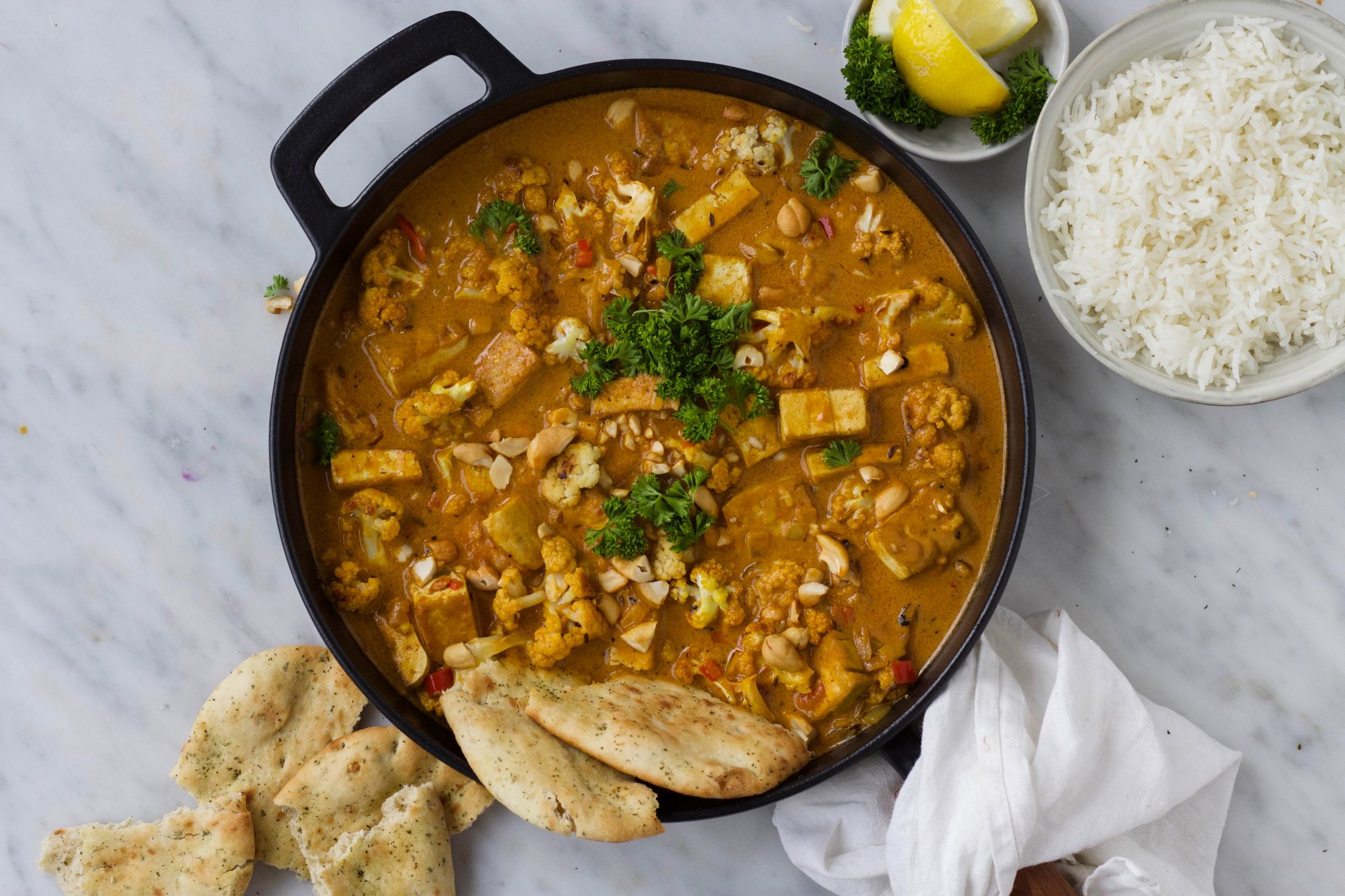 Tofu korma met geroosterde bloemkool en cashewnoten Feelgoodbyfood