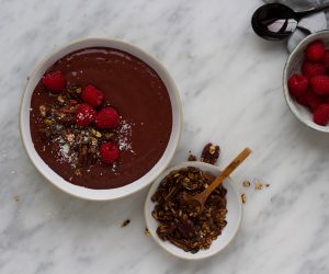 Chocolade-avocado smoothiebowl