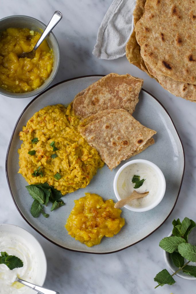 Indiase dahl brood chutney