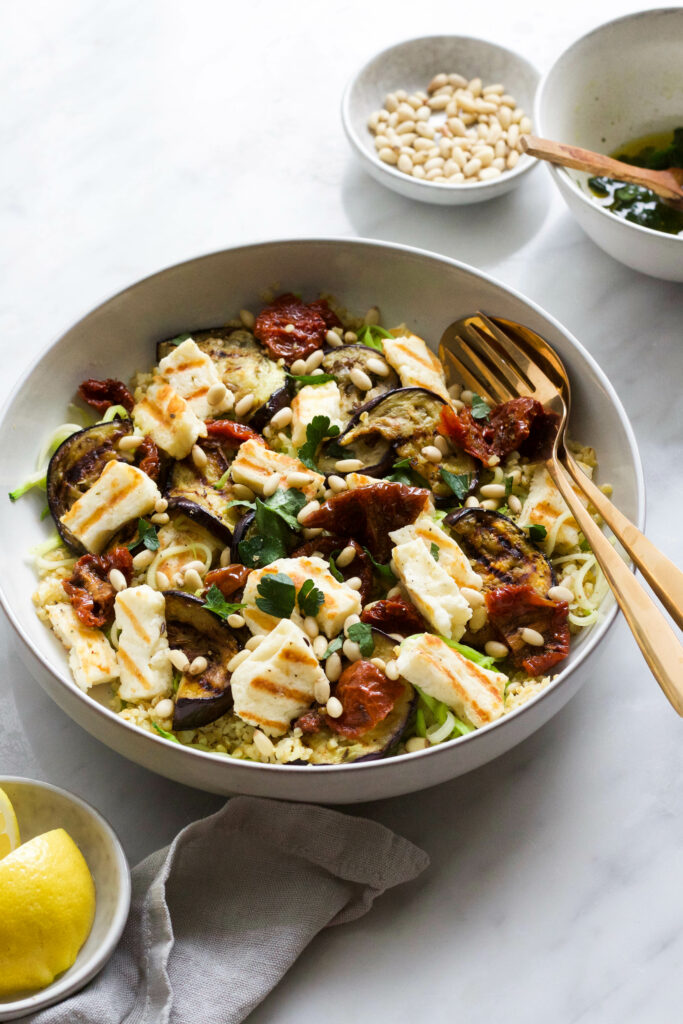 Aubergine halloumi salade