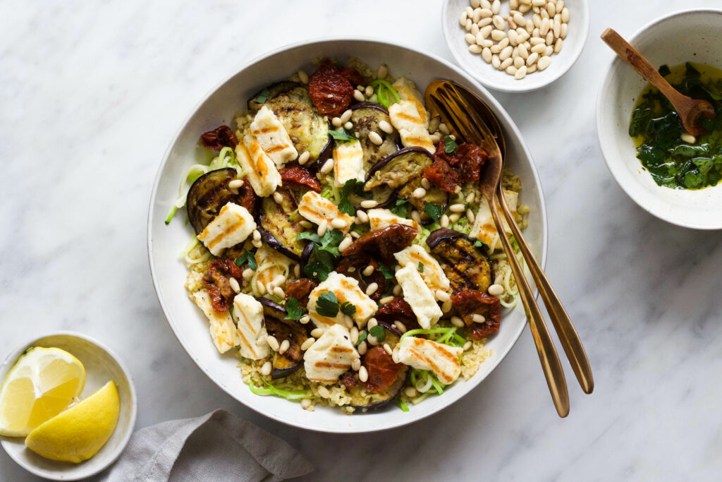 Aubergine halloumi salade