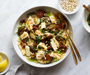 Aubergine halloumi salade